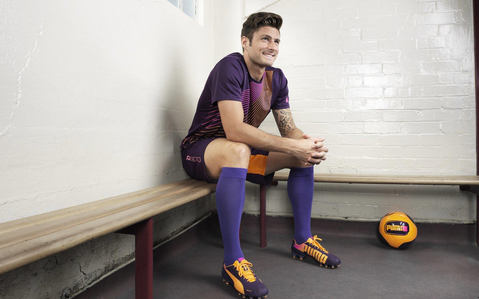 马塞洛现场见证历史性时刻，爱子恩佐斩获皇马U19首球，传奇血脉续写伯纳乌篇章