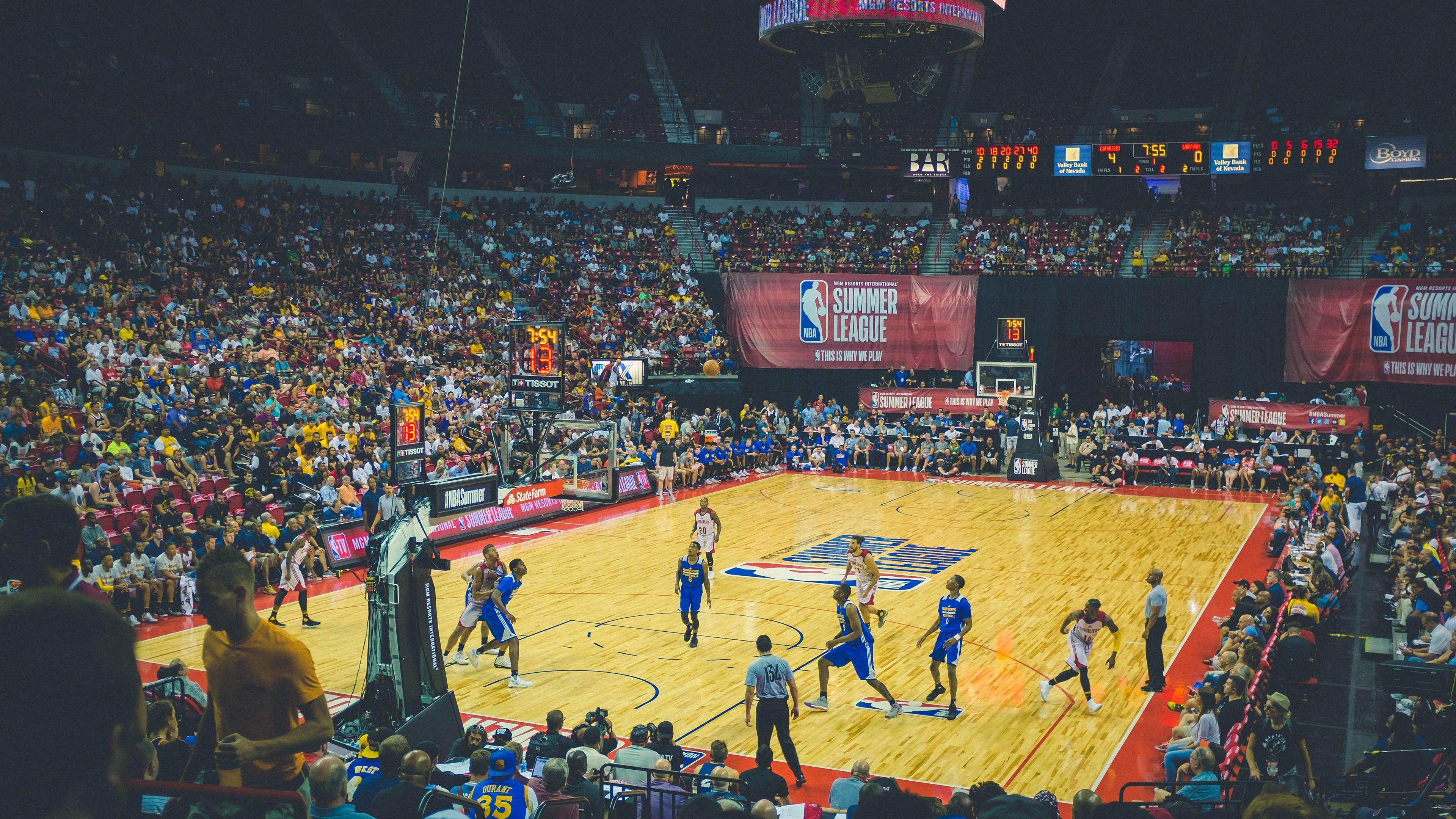 国内职业赛事再度延期，中超与CBA复赛时间表悬而未决